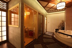 Sauna, Whirlpool, Dampfbad, Tiefengewebe-Massagen, Gesichtsbehandlungen