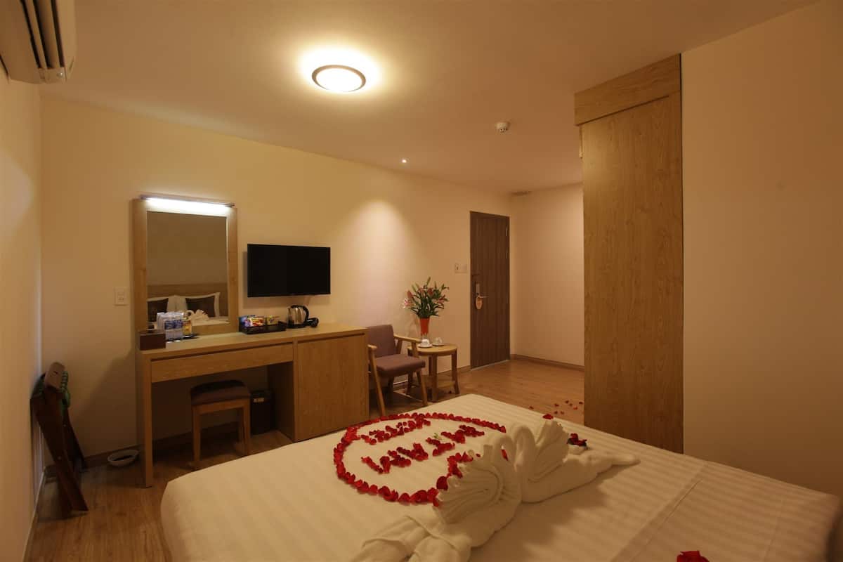 Superior Double Room | Minibar, in-room safe, desk, free WiFi
