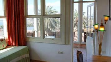 Suite, Sea View | Living area