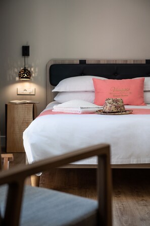 Deluxe Quadruple Room | Minibar, in-room safe, desk, blackout drapes - Viaggio Elegant Rooms (Chania)