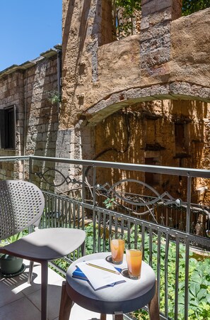 Deluxe tweepersoonskamer, balkon | Uitzicht op de stad