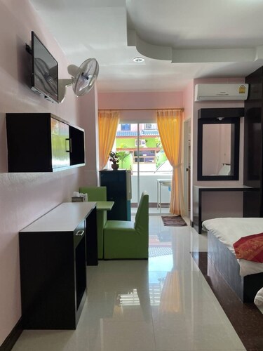 OYO 75399 Choktipparat Place