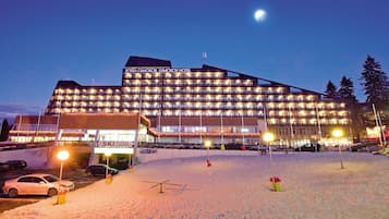 Façade de lâhĂ©bergement - soirĂ©e/nuit