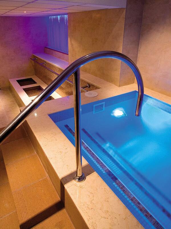 Sauna, steam room, body treatments