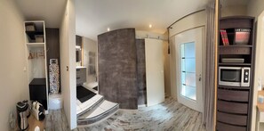 Design Suite (Est) | Premium bedding, blackout drapes, iron/ironing board, free WiFi