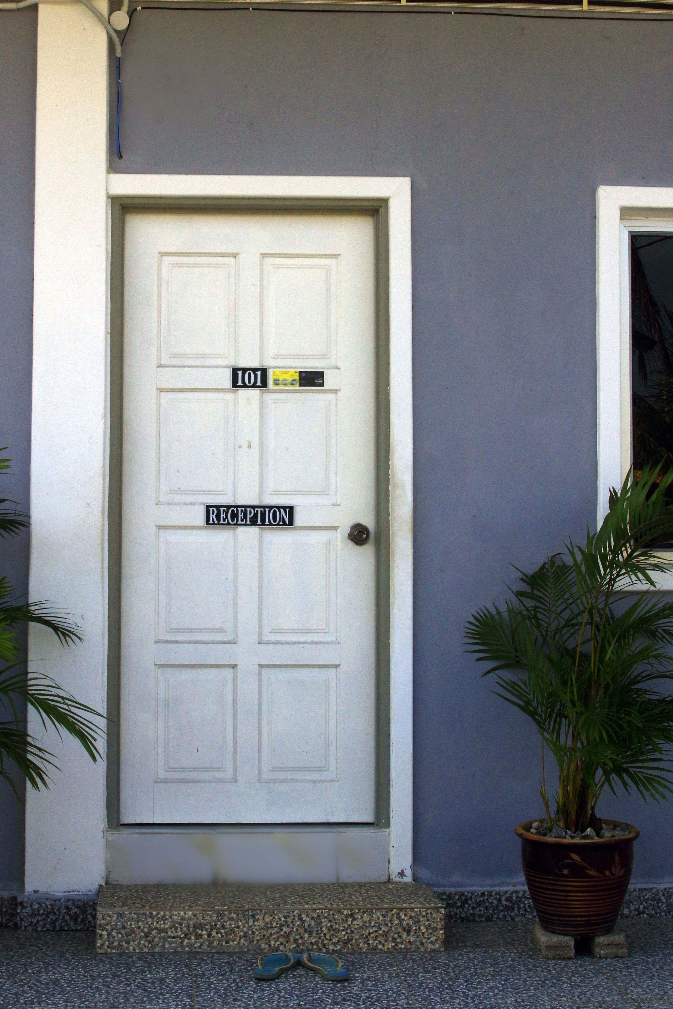 Pintu masuk hartanah