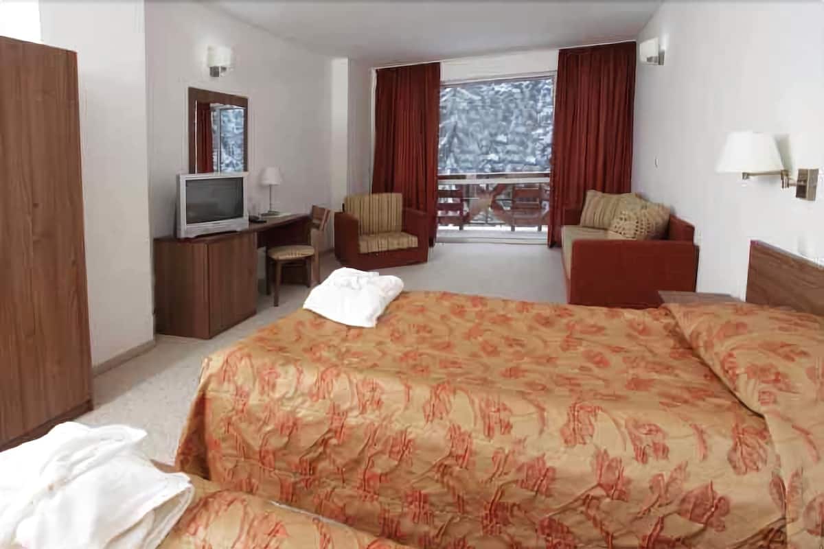 Estudio estándar | Minibar, escritorio, wifi gratis y decoración individual
