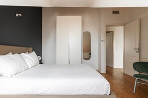 2 bedrooms, down duvets, individually decorated, individually furnished - easyhomes - Brera Luxury Suites (Milan)