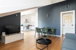 Appartement, 2 chambres, 2 salles de bains | Coin séjour