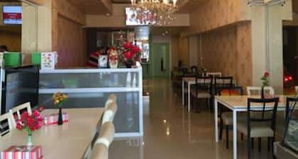 Sandee Room