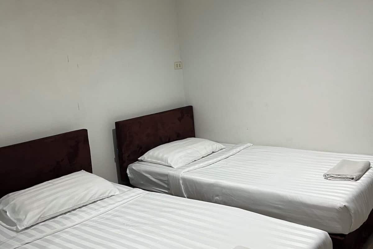 Zweibettzimmer | 1 Schlafzimmer, Schreibtisch, Bügeleisen/Bügelbrett, kostenloses WLAN