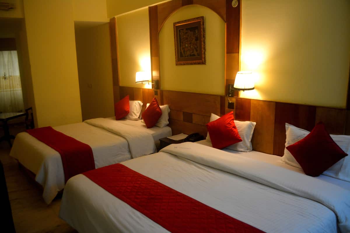 Premium bedding, in-room safe, desk, soundproofing