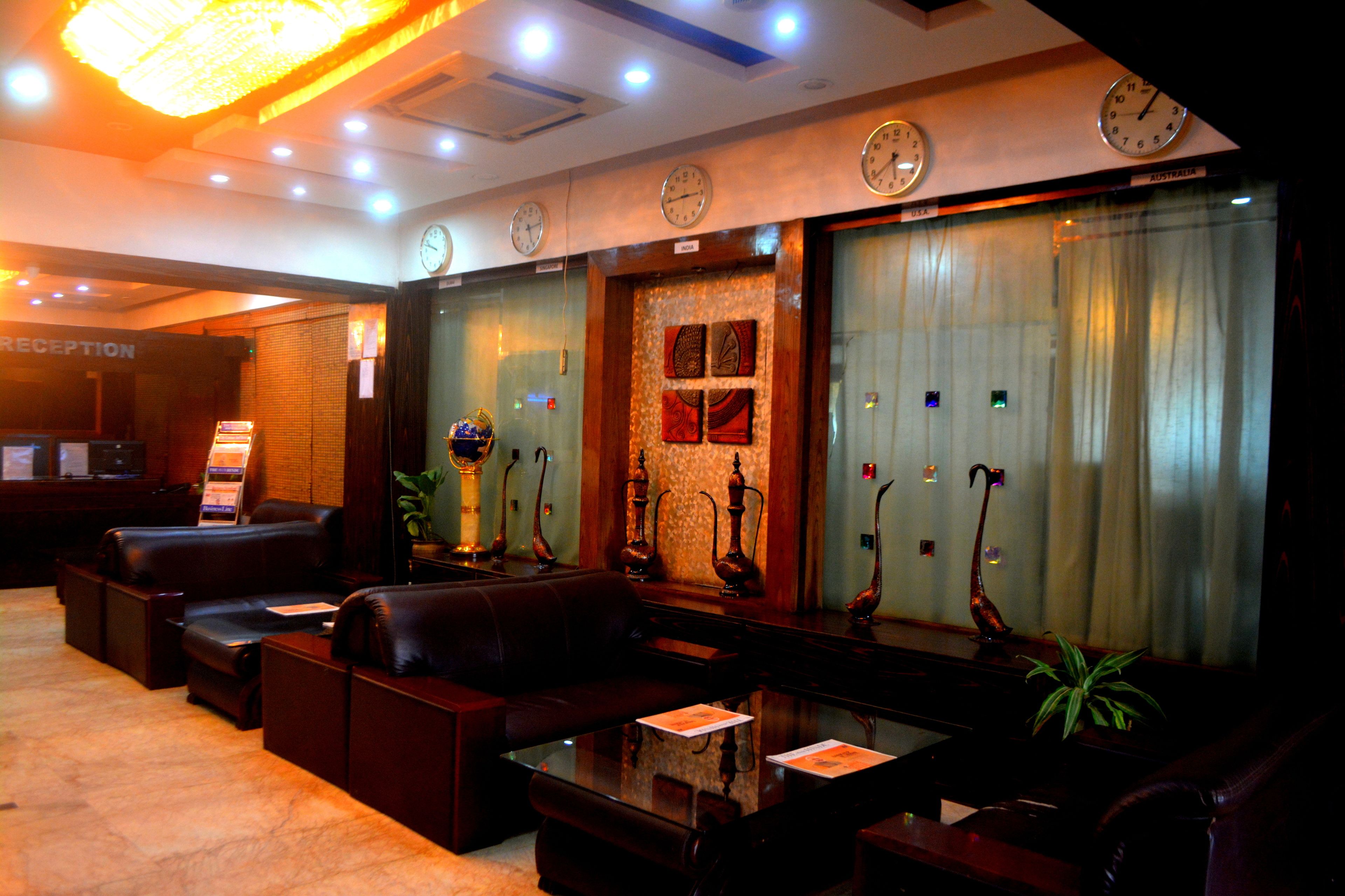 Lobby lounge