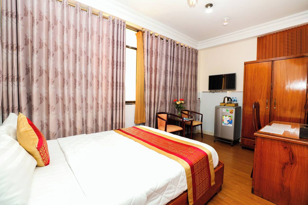 Queen Room, City View | Bộ đồ giường cao cấp, minibar, bàn