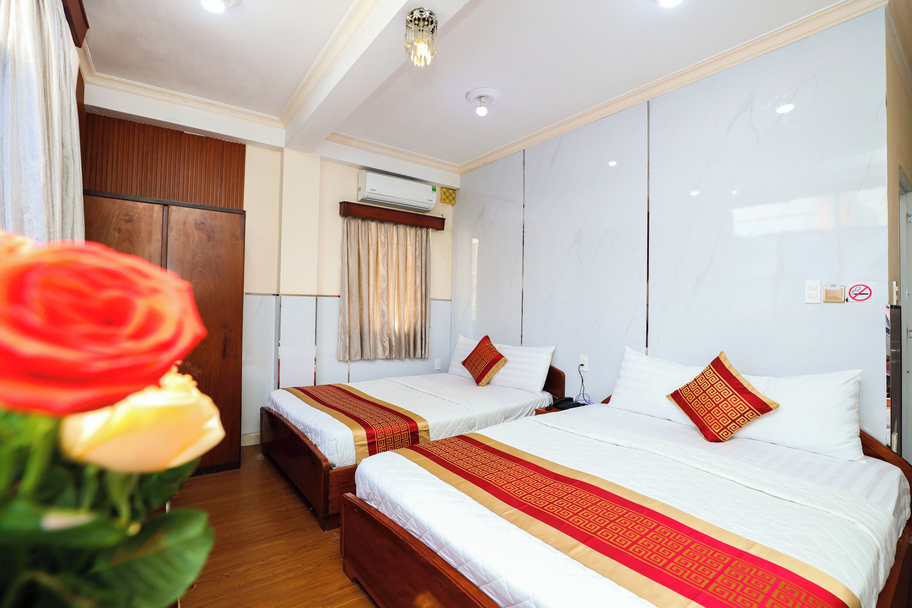 패밀리룸 | 고급 침구, 미니바, 책상, 노트북 작업 공간