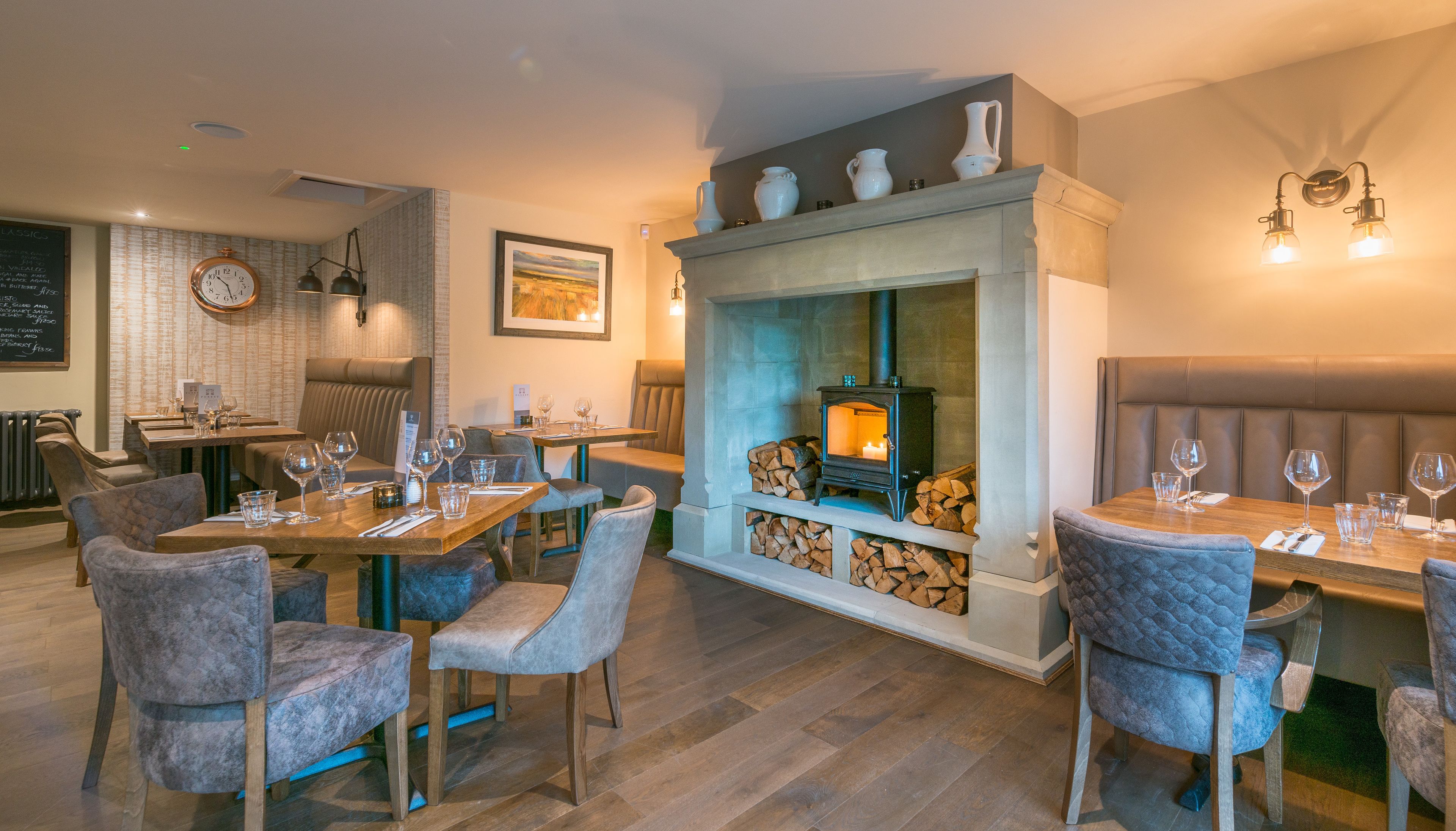 Lunch and dinner served