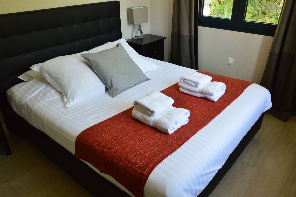 Superior Apartment, Terrace, Garden View (Suite supérieur) | 1 bedroom, premium bedding, in-room safe, individually decorated