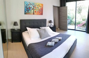 อพาร์ทเมนท์, ห้องน้ำส่วนตัว (Supérieur) | 1 ห้องนอน, เครื่องนอนระดับพรีเมียม, ตู้นิรภัยในห้องพัก