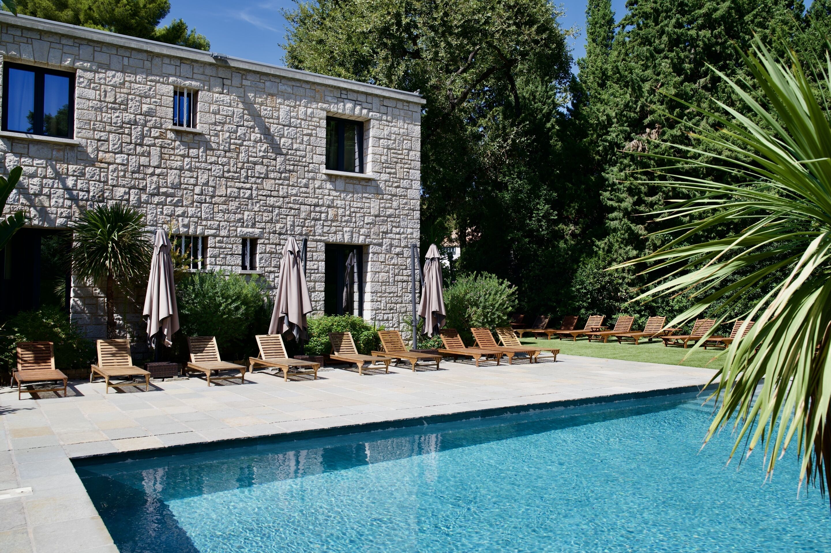 شقة سوبيريور - بشرفة - منظر للحديقة (Suite supérieur) | المنشأة من الخارج