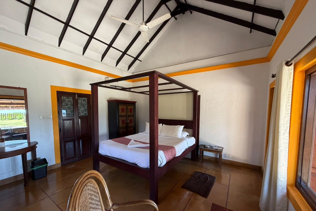 Standard Double Room | Premium bedding, minibar, desk, WiFi (free)
