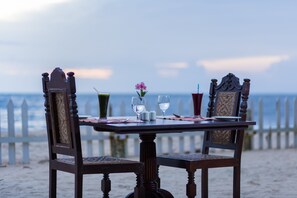Se sirven desayunos, almuerzos y cenas; cocina internacional