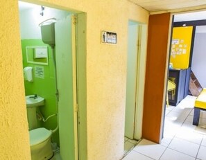 ฝักบัว, ผ้าเช็ดตัว