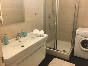 Comfort Studio, Kitchen | Bathroom