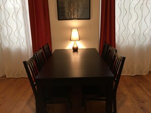 Luxury Apartment, 3 Bedrooms, Kitchen | In-room dining - Heart of Vienna Home (Vienna)