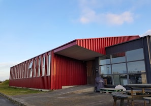 BBQ/picnic area - Snotra Hostel (Rangárþing ytra)