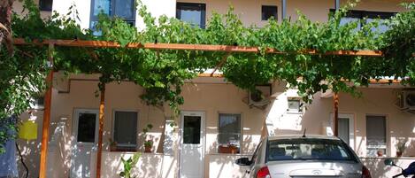 숙박 시설 정면