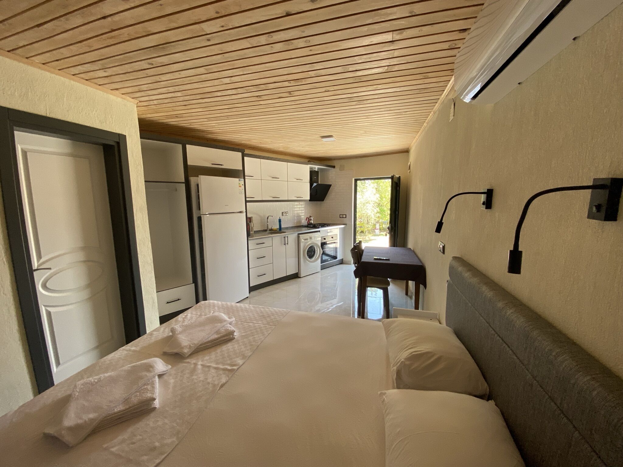 Studio | Iron/ironing board, free WiFi, bed sheets