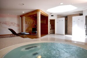 Bathtub spa indoor