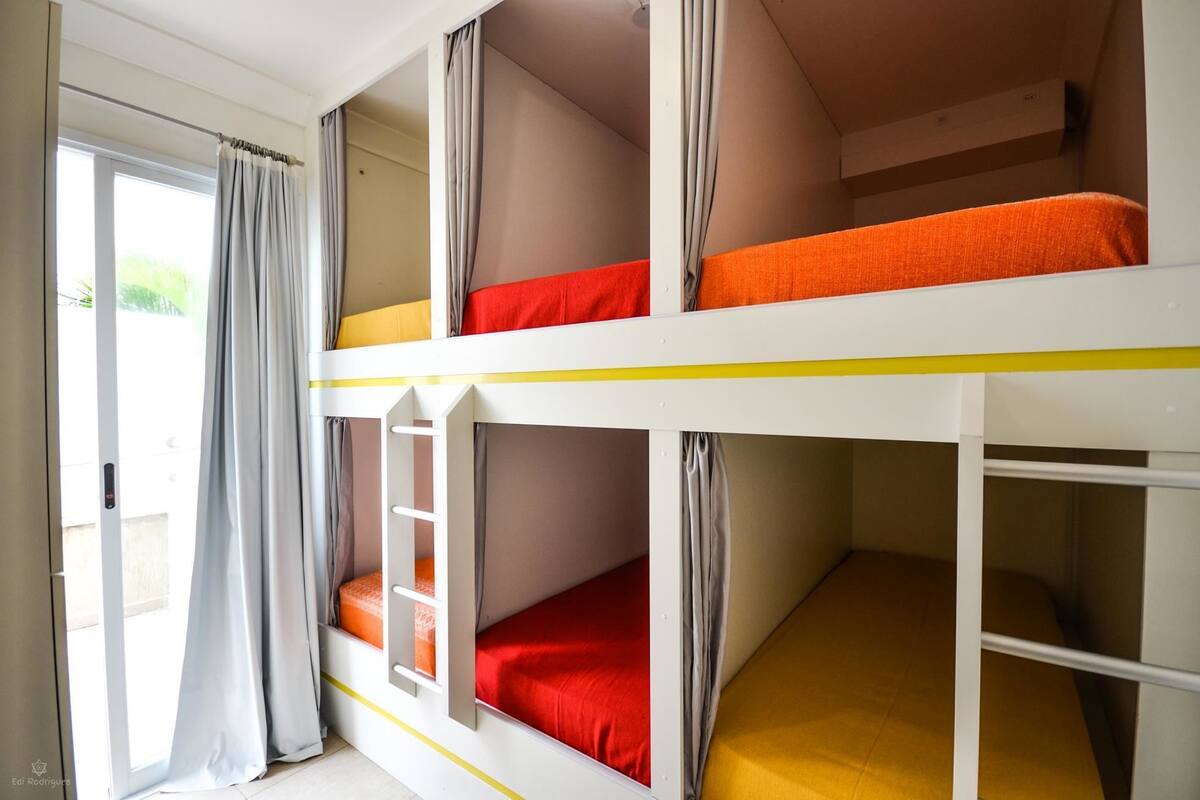 Dormitorio compartido, dormitorio mixto | Ropa de cama