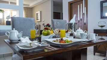 包含每日英式早餐