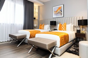 1 bedroom, premium bedding, desk, laptop workspace