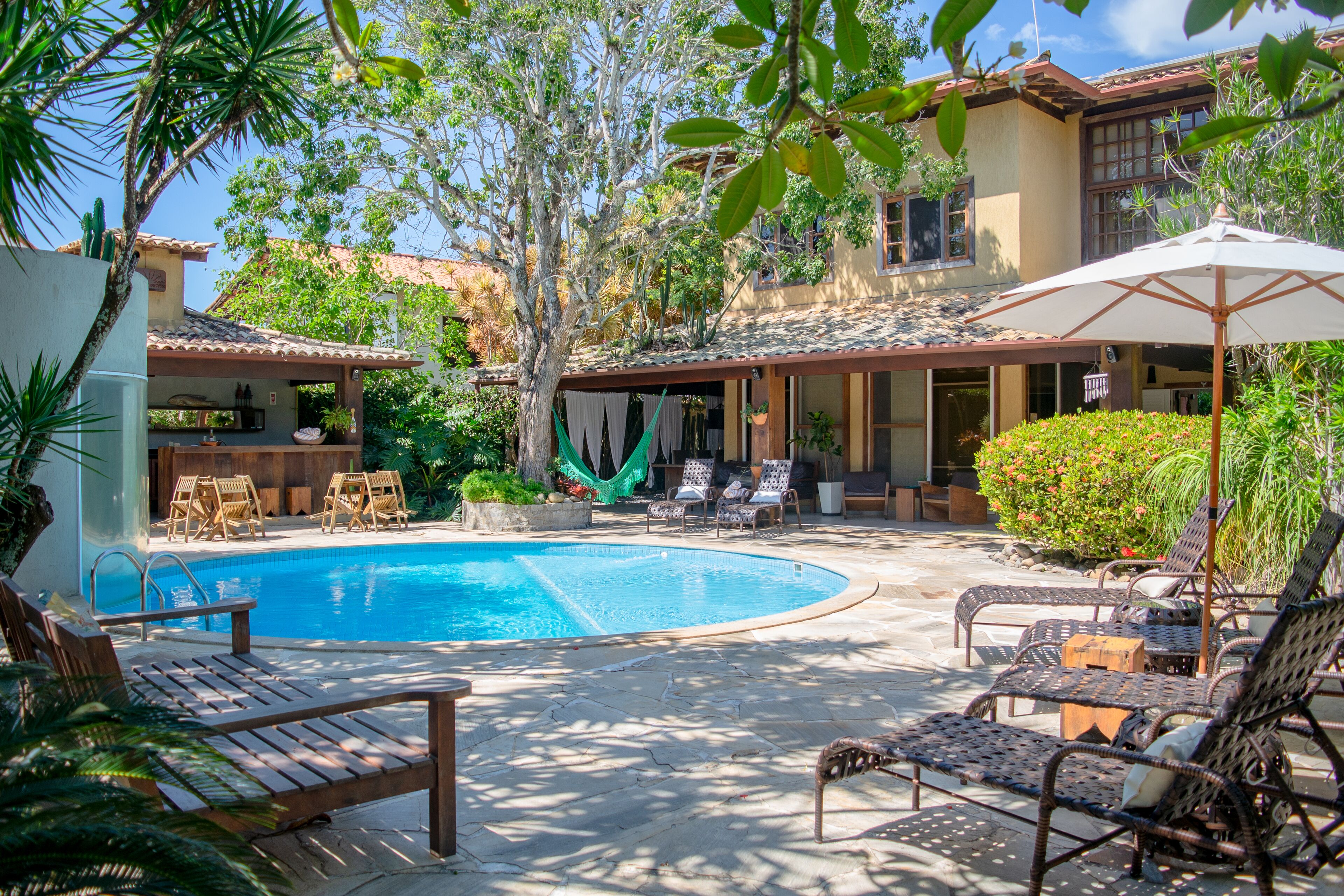 حمّام سباحة خارجي