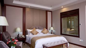 Cots/infant beds, rollaway beds, free WiFi