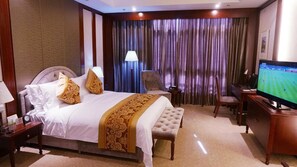 Cribs/infant beds, rollaway beds, free WiFi