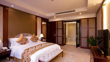 Cribs/infant beds, rollaway beds, free WiFi