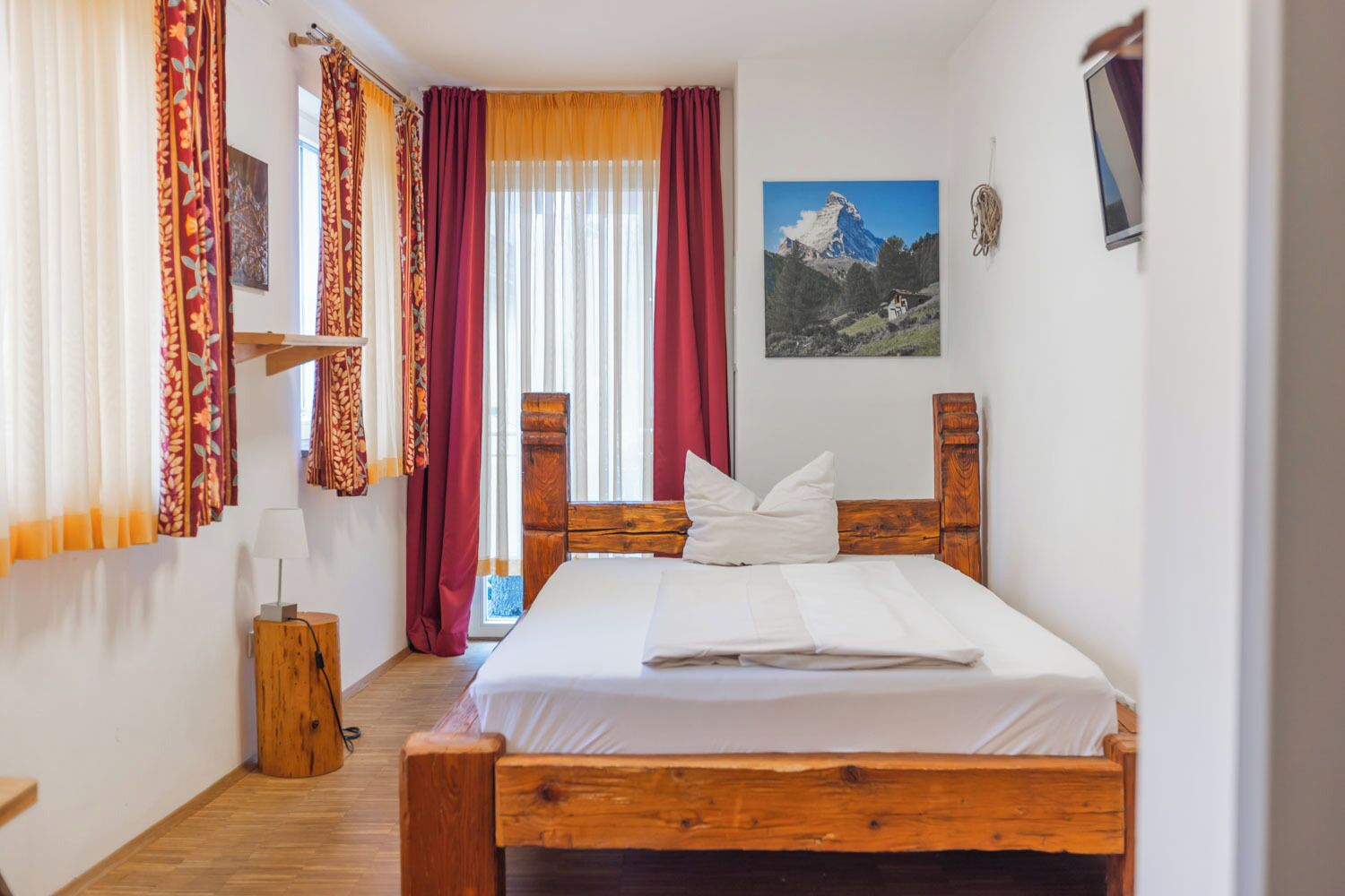 design single room, 1 queen bed, non smoking | hypo-allergenic bedding, individually decorated, individually furnished