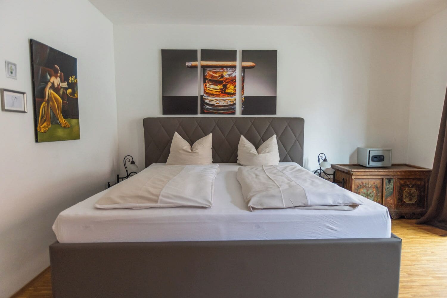 comfort double room, 1 king bed, non smoking, balcony | hypo-allergenic bedding, individually decorated, individually furnished