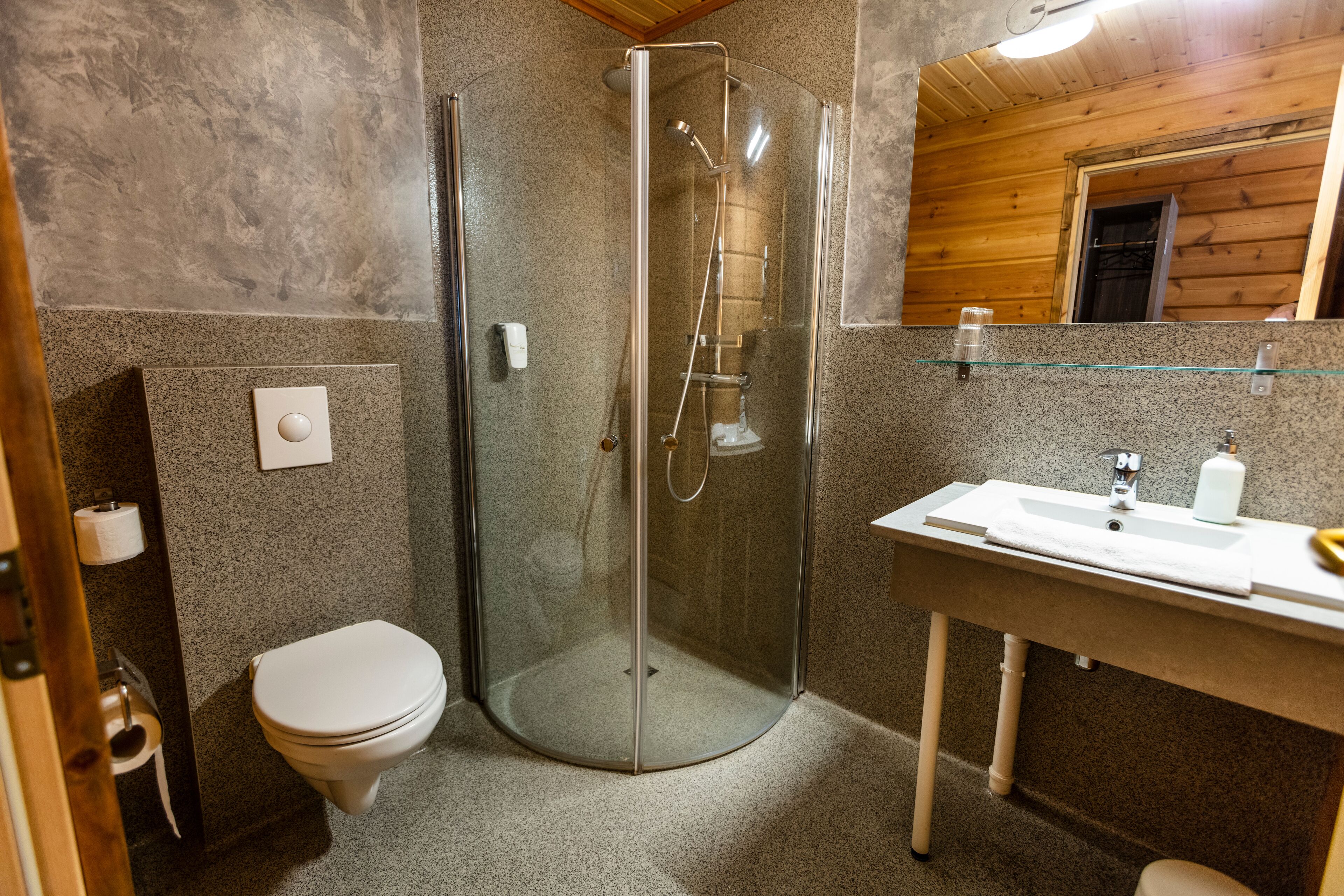 1 bedroom, in-room safe, desk, soundproofing