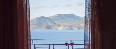 Soundproofing, iron/ironing board, free WiFi, bed sheets