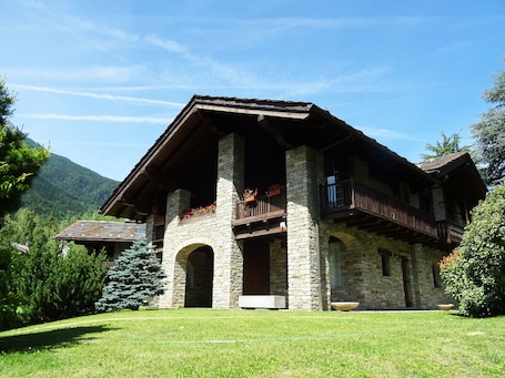 Fachada de la propiedad