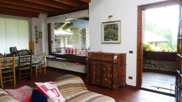 Villa, 2 Schlafzimmer, Bergblick | Wohnbereich