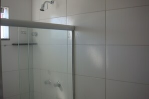 Dusche im Bad