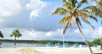Lake Mainstay Resort