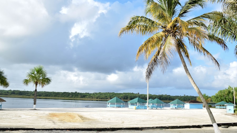 Lake Mainstay Resort