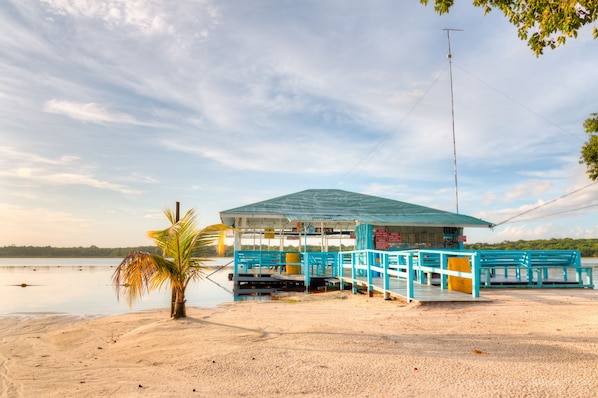 Poolbar