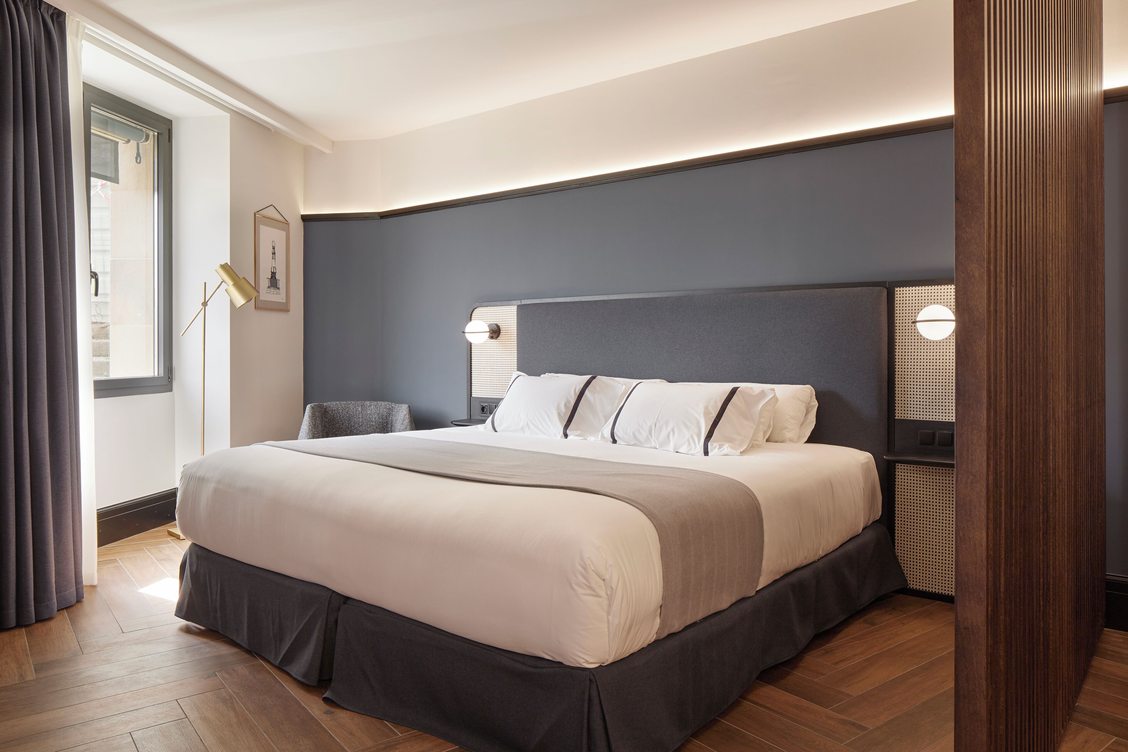 Premium bedding, down comforters, in-room safe, blackout drapes